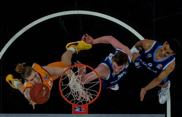 坛的整体竞 坛的整体竞